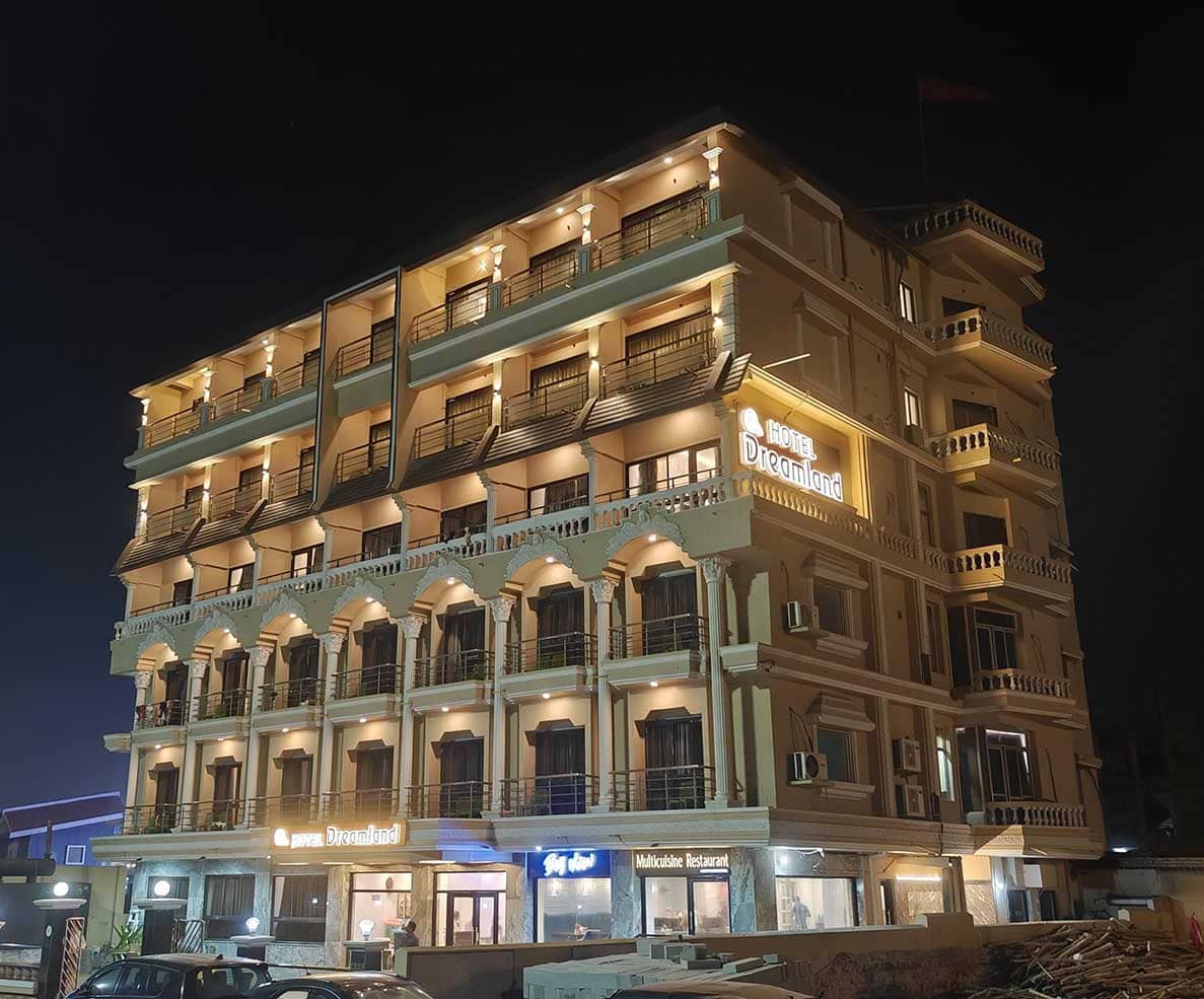 Hotel Dreamland Group Hero Image
